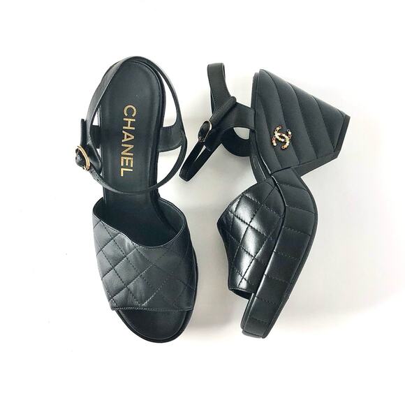 NIB Chanel 2024 Quilted Lambskin CC Logo Black Platform Wedge Sandals 39 - Picture 2 of 13
